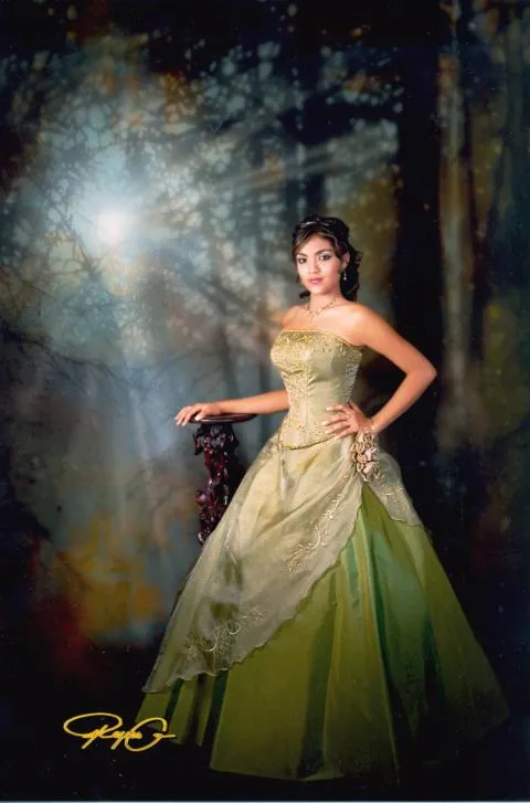 Quinceañeras 2005 » Galerías fotográficas de El Siglo de Torreón