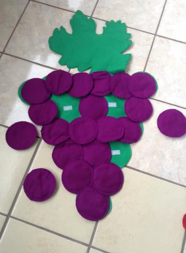 Racimo de uvas hechas de fieltro, para poner y quitar | Kostüm fikirleri, Meyve, Üzüm Racimo de uvas hechas de fieltro, para poner y quitar | Kostüm fikirleri, Meyve, Üzüm