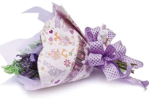 Como hacer un ramo de flores con dulces ~ Solountip.com Como hacer un ramo de flores con dulces ~ Solountip.com