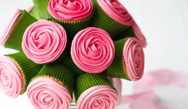 Ramo de novia elaborado con cupcakes : Fiancee Bodas