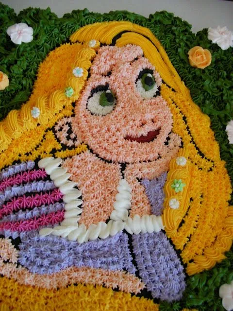 Rapunzel cupcake cake Tangled por ronisugarcreations