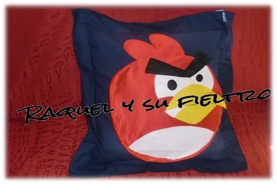 Raquel y su fieltro: Cojín de Monster-High y Angry Birds (Núria y ...