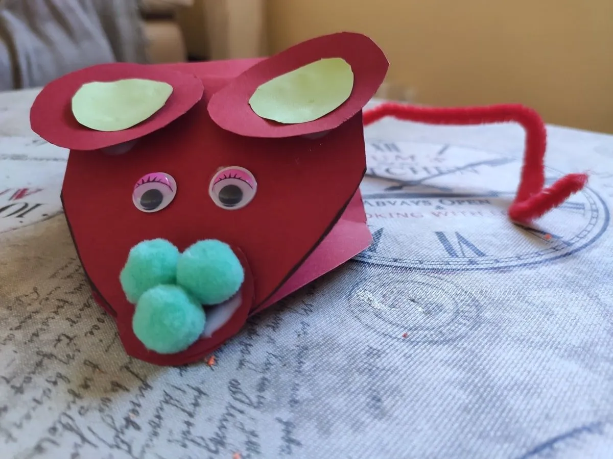 Ratón de cartulina para hacer con niños | Manualidades On Ratón de cartulina para hacer con niños | Manualidades On