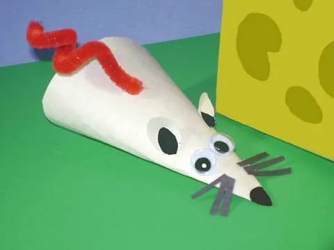 Como hacer un ratoncito marioneta con materiales sobrantes - YouTube