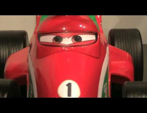 Rayo McQueen y Tow Mater regresan con licencia para jugar | elmundo.es Rayo McQueen y Tow Mater regresan con licencia para jugar | elmundo.es