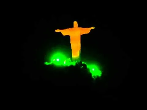 Un rayo quebró un dedo de la estatua del Cristo Redentor en Río de ...