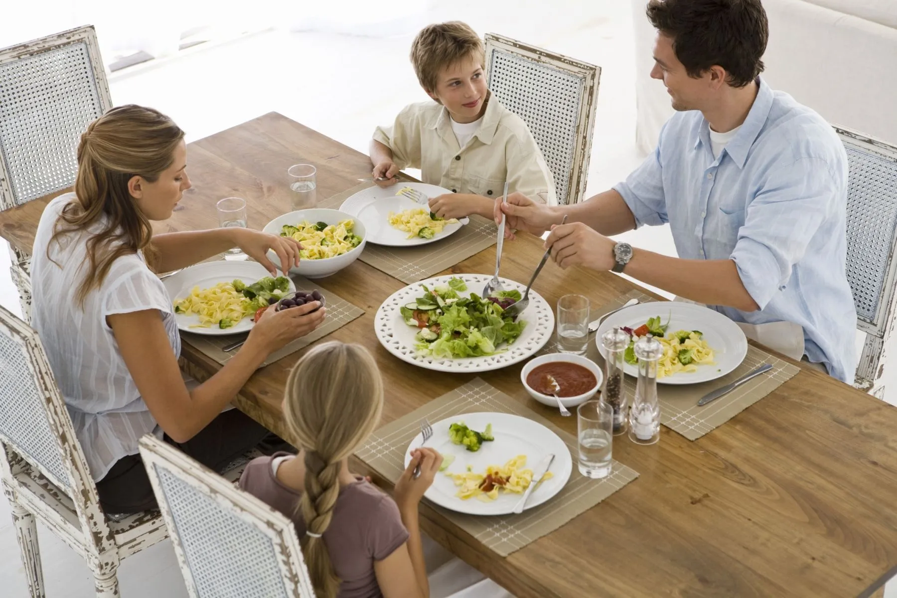 5 razones para comer en familia | Bienestar180