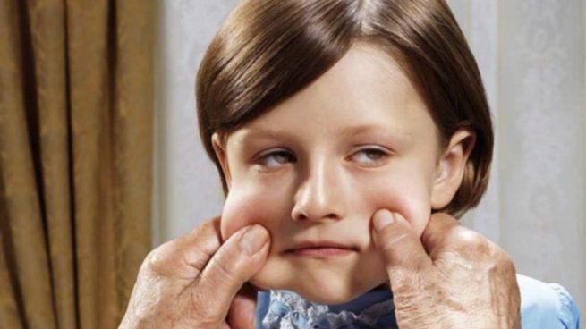 Las razones que explican el deseo de algunas personas de pellizcar las  mejillas