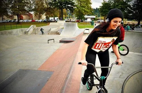 The Girl BMX ❤ (Harry Styles, Justin Bieber & Tú) - Univision ...