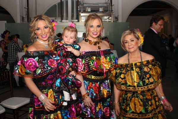 Realizan pasarela de trajes típicos mexicanos - Protocolo Foreign ... Realizan pasarela de trajes típicos mexicanos - Protocolo Foreign ...