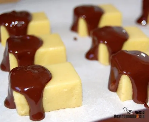 Receta de Gelatina de mango al curry con chocolate Receta de Gelatina de mango al curry con chocolate