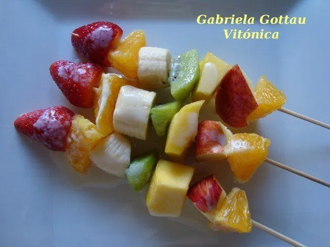 Receta saludable: Brochetas de frutas. Ingredientes, elaboración ...