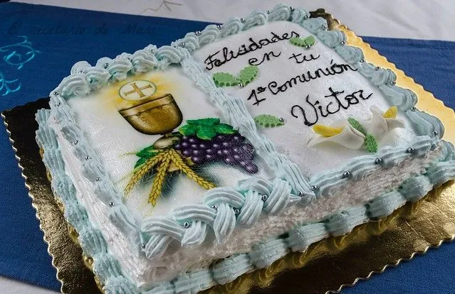 El Recetario de Mari: Tarta en forma de libro para Primera Comunión