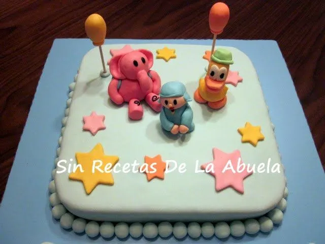 SIN RECETAS DE LA ABUELA: TARTA POCOYO CON FONDANT DE NUBES. SIN RECETAS DE LA ABUELA: TARTA POCOYO CON FONDANT DE NUBES.