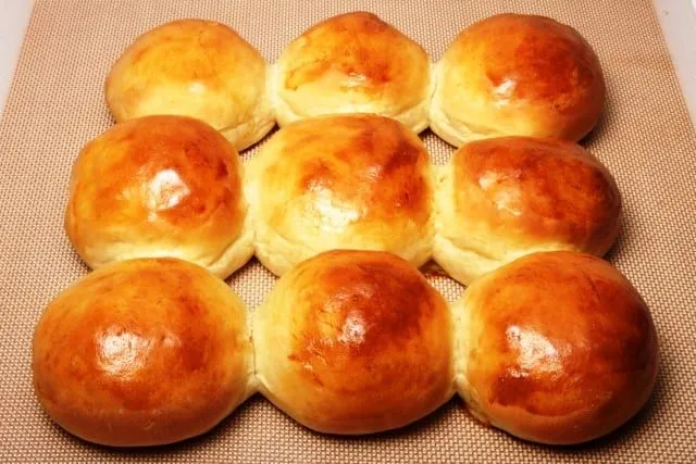 Bollos de leche y miel caseros - Recetín