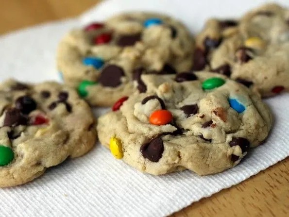Las Recetas de la Fran: GALLETAS CON M&amp;M'S Y CHIPS DE CHOCOLATE.