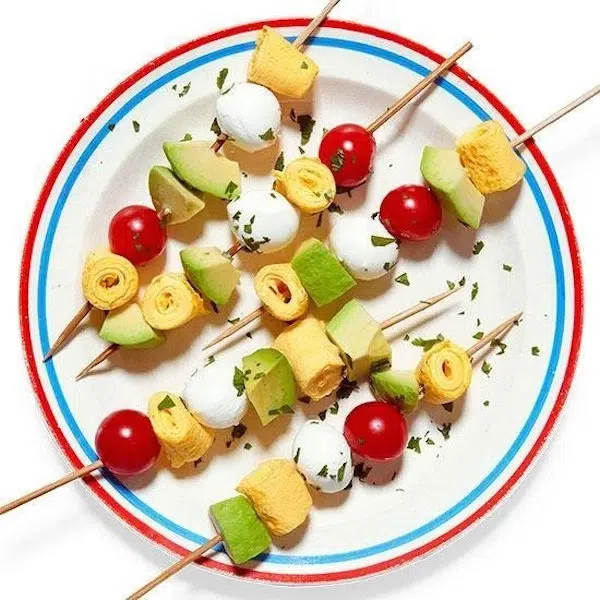 Recetas para niños, 6 brochetas diferentes | PequeRecetas Recetas para niños, 6 brochetas diferentes | PequeRecetas
