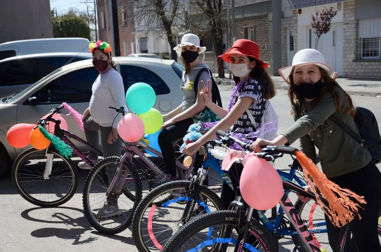Recibieron la primavera andando en bicicleta - El Diario del centro del país Recibieron la primavera andando en bicicleta - El Diario del centro del país