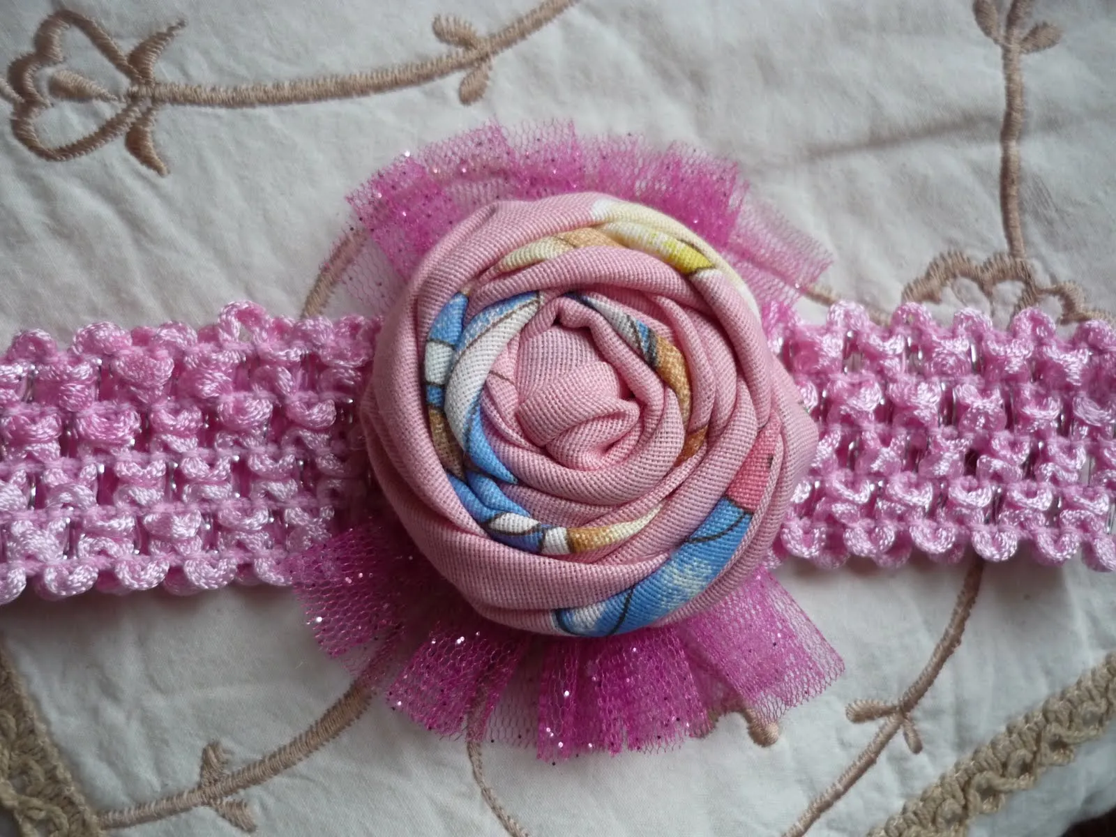 PARA DAR Y RECIBIR" DE AQUI Y DE ALLA: Banditas con flores de tela ...
