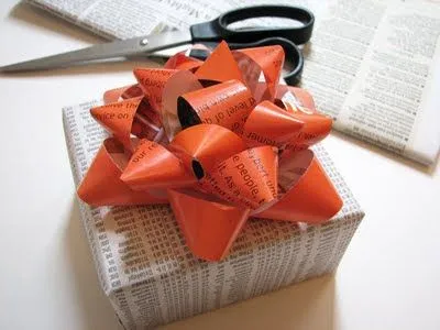 Recicla Inventa: Cómo hacer lazos y moños para regalos con papel ... Recicla Inventa: Cómo hacer lazos y moños para regalos con papel ...