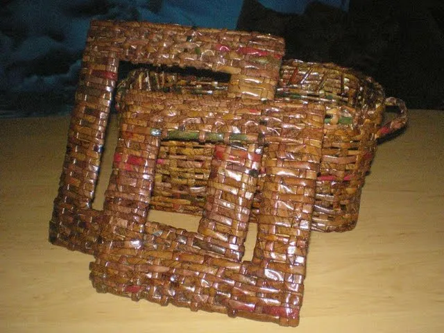 Cestas de papel periodico - Imagui