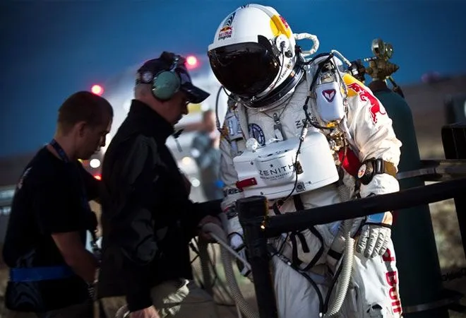 Red Bull Stratos, a un paso de algo histórico - Fotogalería - MARCA. Red Bull Stratos, a un paso de algo histórico - Fotogalería - MARCA.