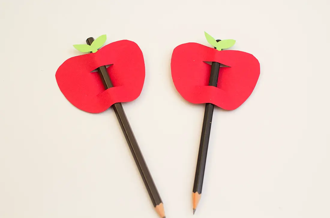 Regalo adorno de lapicero para el profesor -Manualidades Infantiles Regalo adorno de lapicero para el profesor -Manualidades Infantiles
