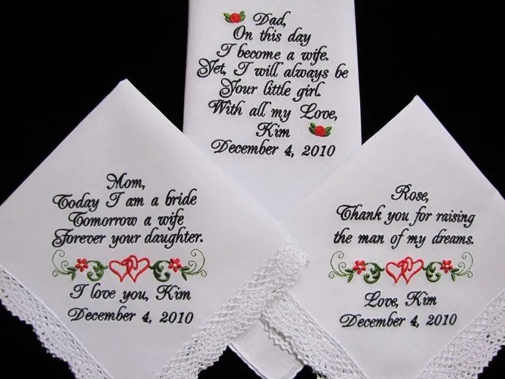 Regalos especiales: pañuelos bordados. | Colores de Boda