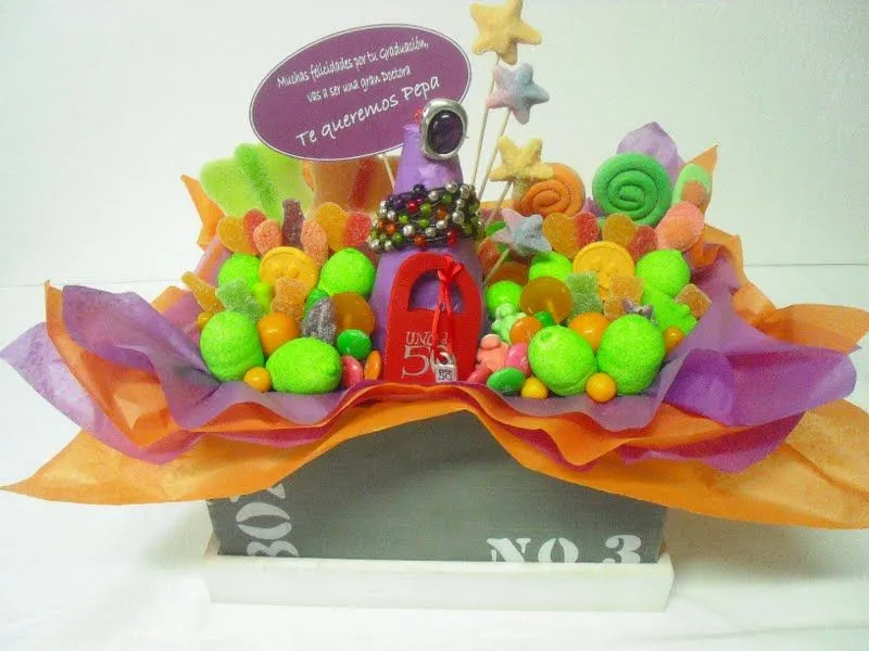 ELS BUNYOLS DE LA IAIA: UN DULCE REGALO PARA LA GRADUACIÓN DE PEPA ELS BUNYOLS DE LA IAIA: UN DULCE REGALO PARA LA GRADUACIÓN DE PEPA