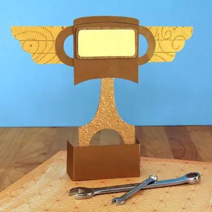 Como hacer un trofeo para el dia del padre | Todo Manualidades