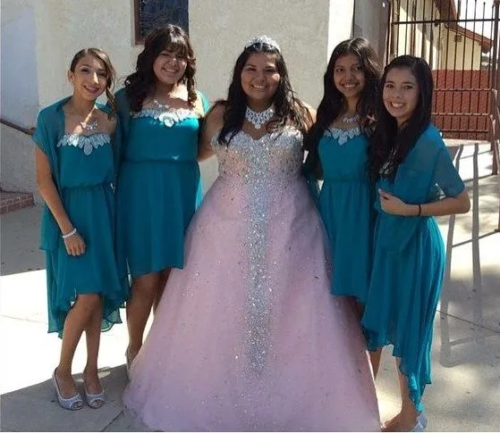 5 Reglas que seguir al elegir los vestidos de tus damas de XV