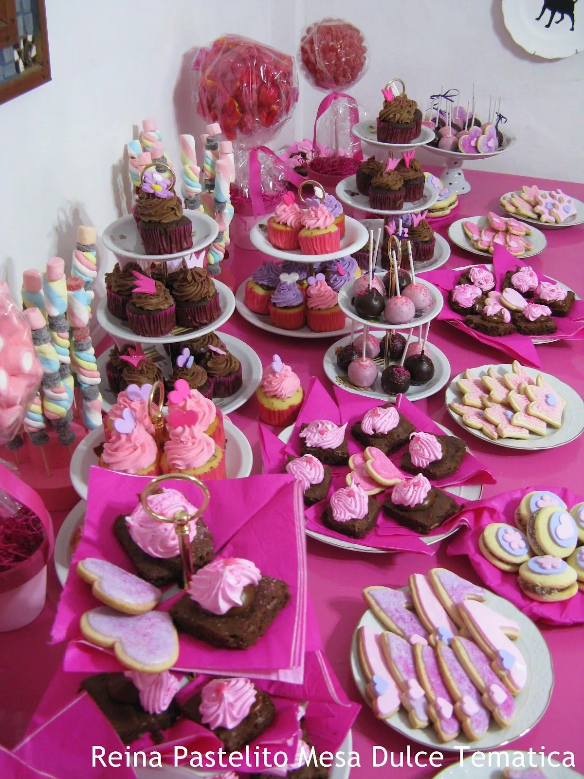 Reina Pastelito Cupcakes Tortas: Mesa Dulce tematica Primer Añito Reina Pastelito Cupcakes Tortas: Mesa Dulce tematica Primer Añito