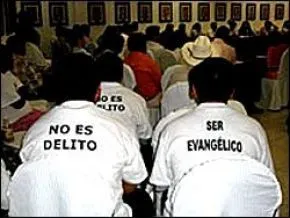  ... religiosas locales destruyen 13 viviendas de cristianos evangélicos