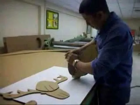 Como se hace un reno o alce en carton - YouTube Como se hace un reno o alce en carton - YouTube