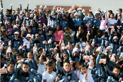 Reparten aguinaldos a los niños de las comunidades de ...