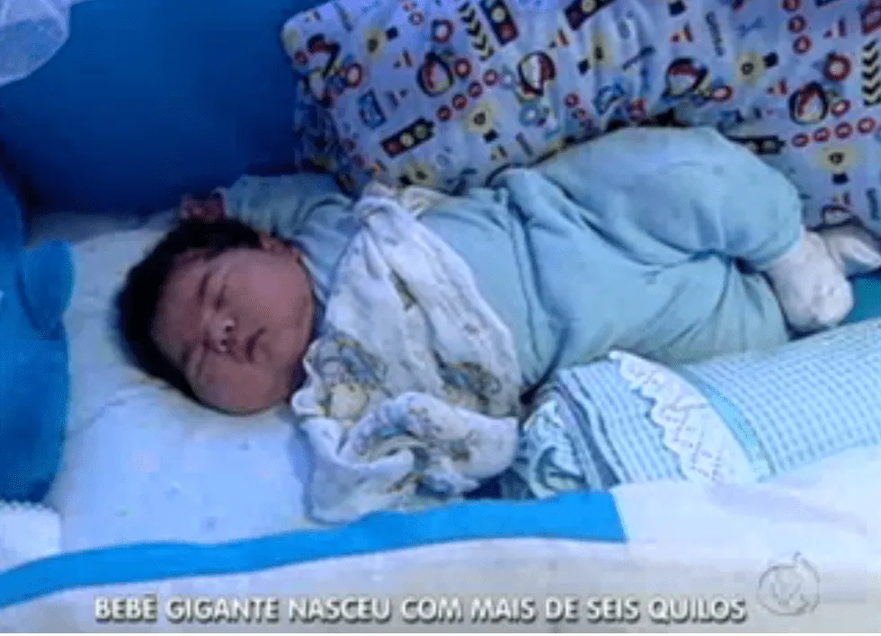 REPORTER AGNALDO VIEIRA: Bebê gigante é atração no Paraná REPORTER AGNALDO VIEIRA: Bebê gigante é atração no Paraná