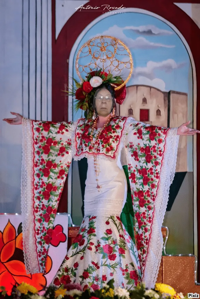 Resultado da fotomontagem: traje típico de Yucatan - Pixiz | Montaje fotográfico, Fotomontajes para fotos gratis, Marcos para fotos gratis Resultado da fotomontagem: traje típico de Yucatan - Pixiz | Montaje fotográfico, Fotomontajes para fotos gratis, Marcos para fotos gratis