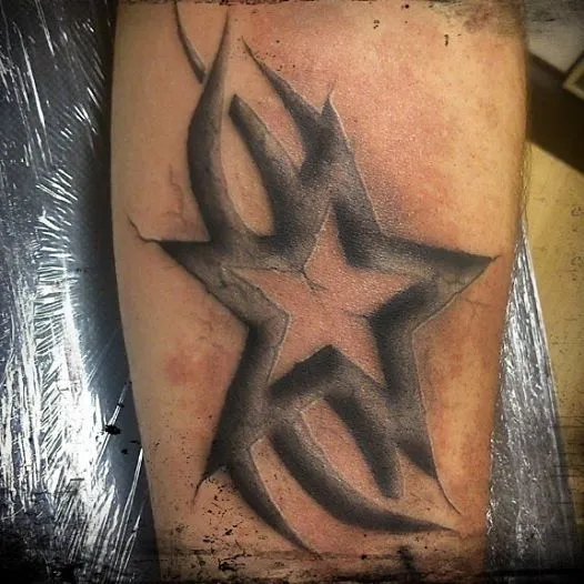 RESURRECCIÓN TATTOO OLOT Nombres y estrella | RESURRECCIÓN TATTOO Olot