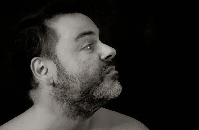 Retrato en blanco y negro de un hombre | Imagenes Sin Copyright