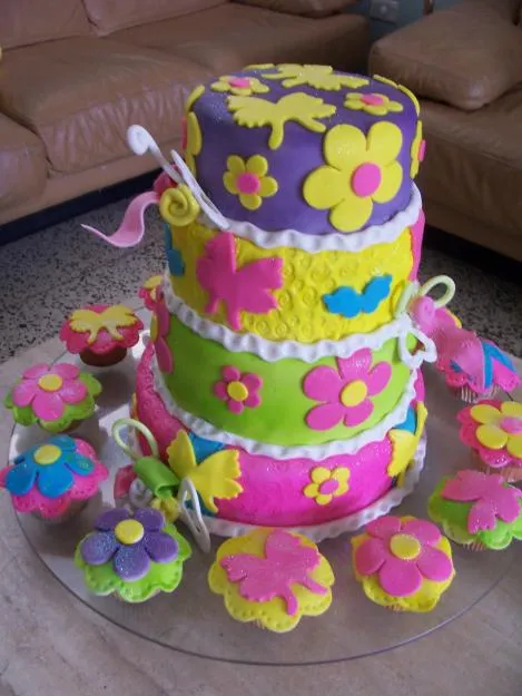 Tortas infantiles mariposas y flores - Imagui