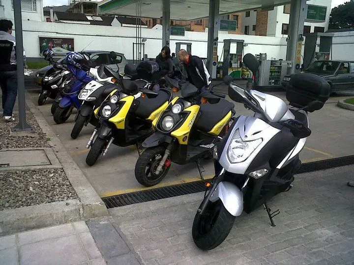 Riders Scooter Club: ENTREGA OFICIAL DE CALCOMANIAS DEL GRUPO