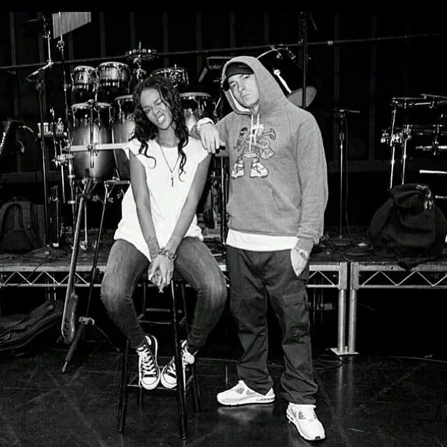 rihanna and eminem mtv movie awards 2014 - Miss Dimplez.com