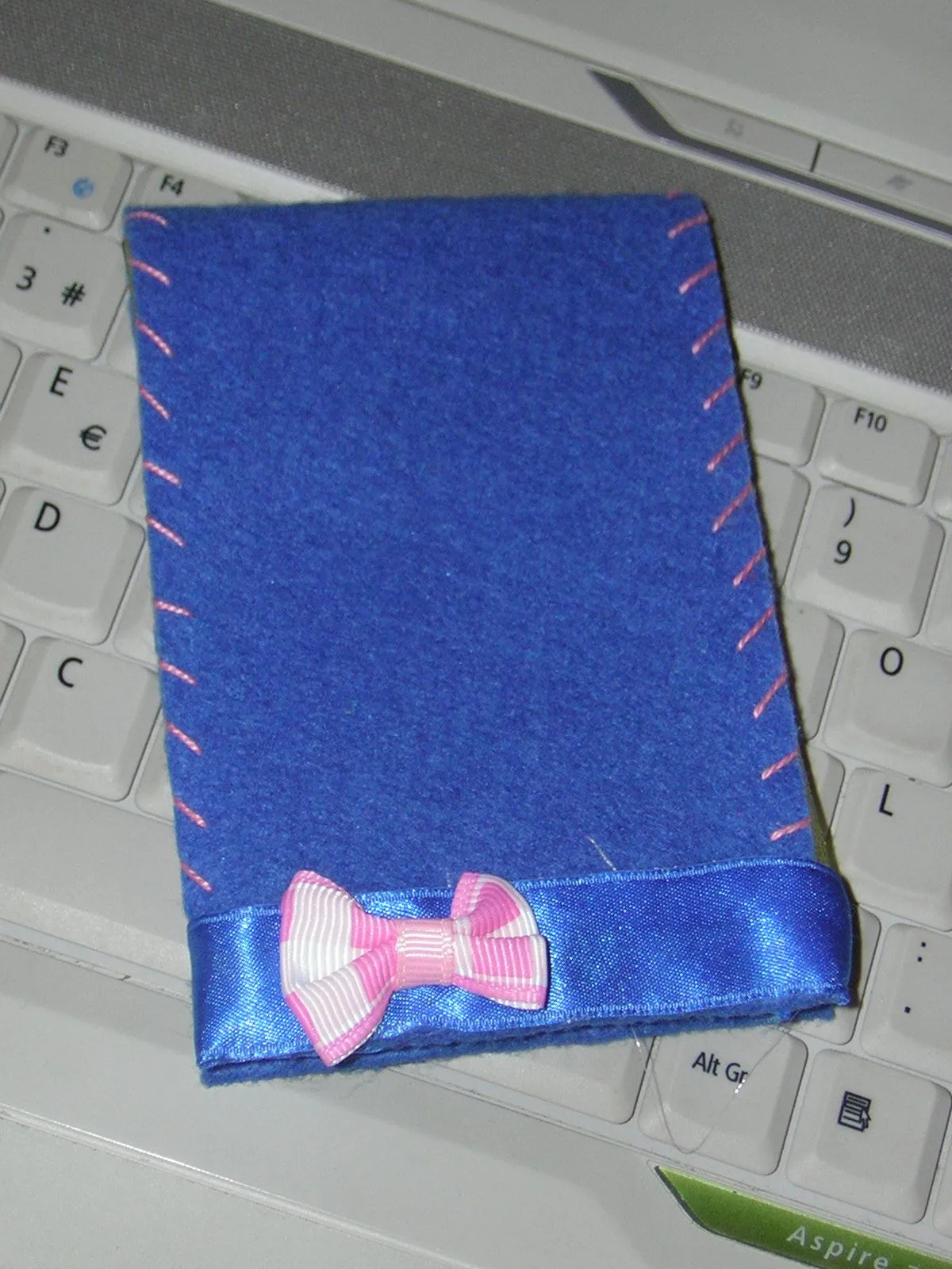 Mi rincon de las Manualidades: Libreta forrada en fieltro Mi rincon de las Manualidades: Libreta forrada en fieltro