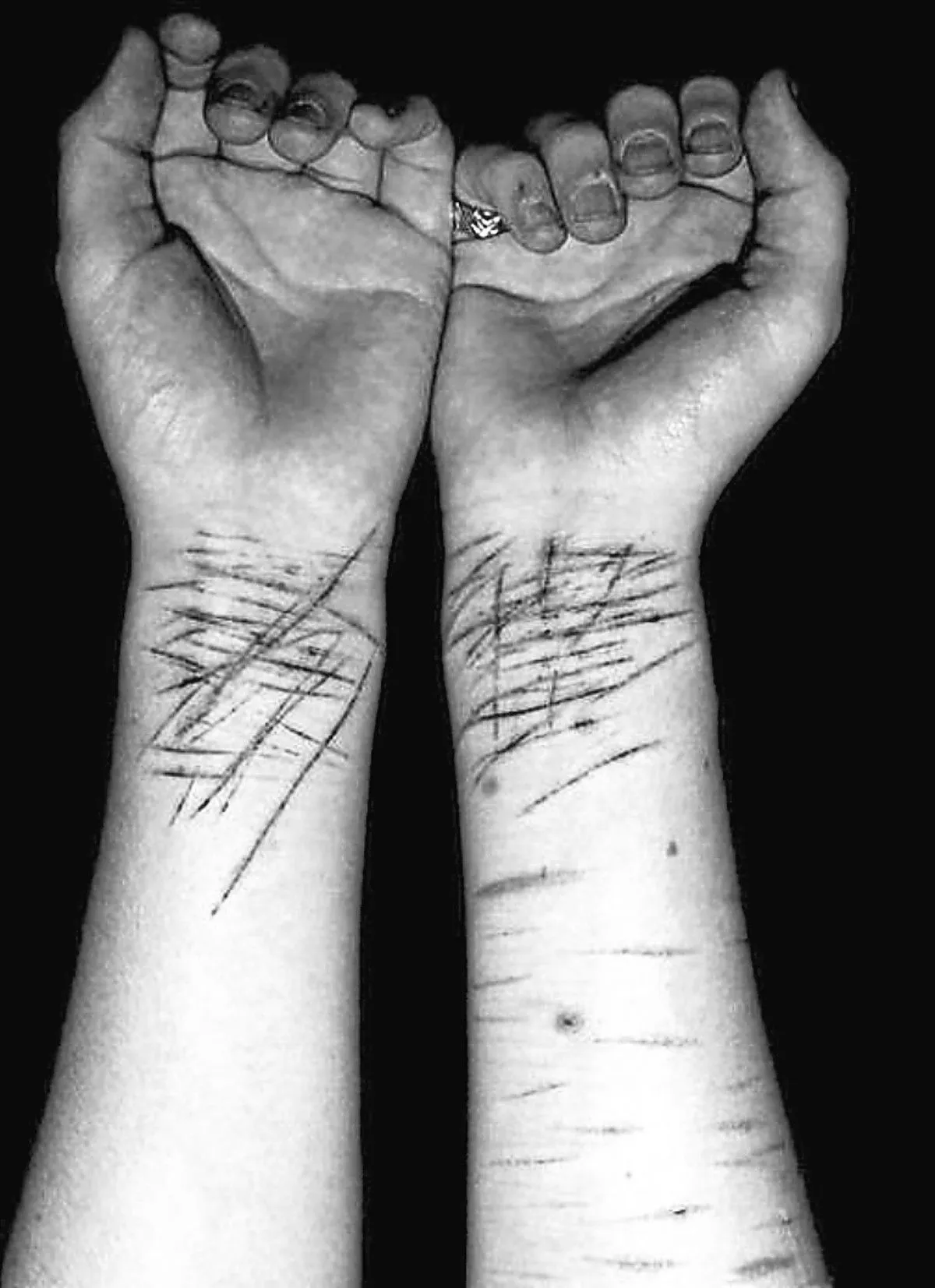 El rito “Dark Emo”: qué significan los cortes que se hacen los chicos