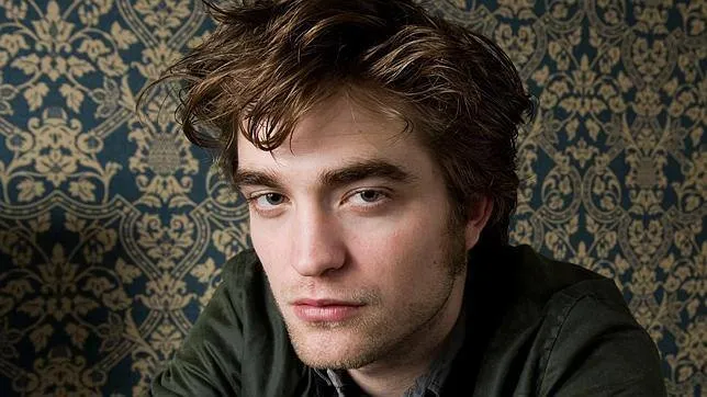 Robert Pattinson: «Me gusta dibujar vestidos de alta costura» - ABC. Robert Pattinson: «Me gusta dibujar vestidos de alta costura» - ABC.