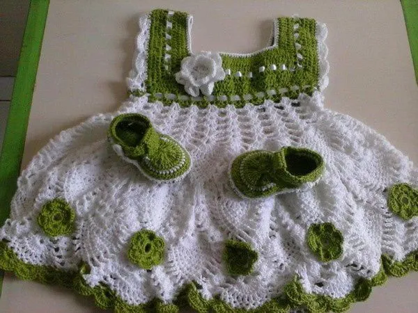 Robes bébés et leurs grilles gratuites , au crochet ! - Le blog de ... Robes bébés et leurs grilles gratuites , au crochet ! - Le blog de ...