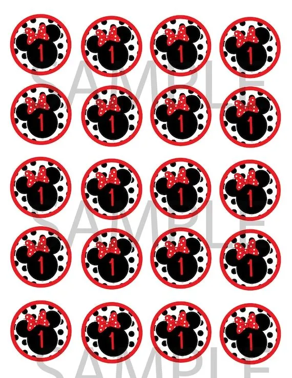 Rojo y negro lunares Minnie Mouse cupcake por HeathersCreations11 Rojo y negro lunares Minnie Mouse cupcake por HeathersCreations11