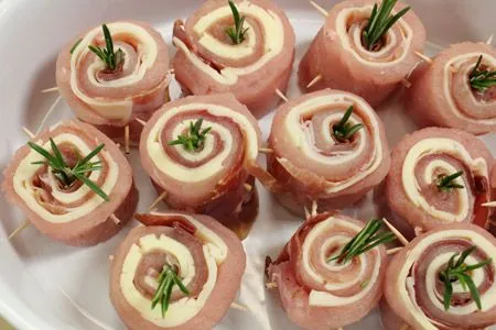 Rollitos de pollo rellenos: Bocaditos salados Rollitos de pollo rellenos: Bocaditos salados