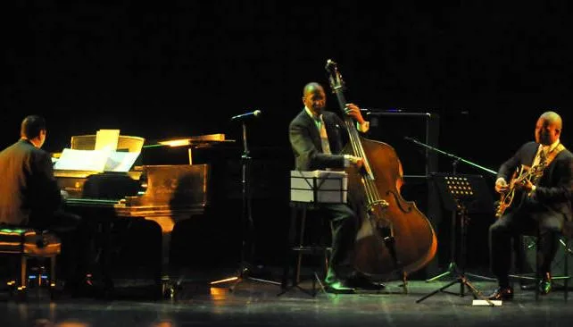 Ron Carter en Argentina: Así fue el show del trío en Córdoba | VOS