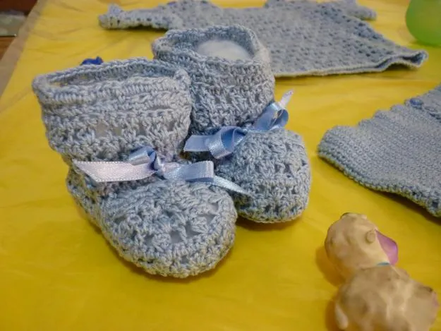 Como hacer ropa de bebé a crochet - Imagui